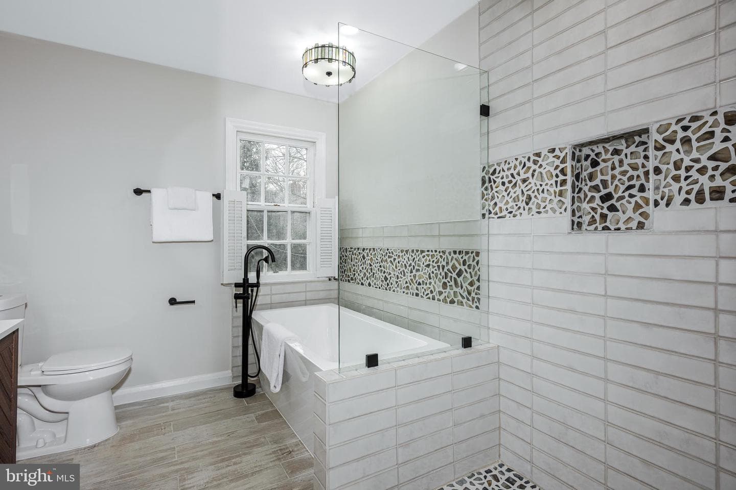 207 Saint Dunstans Road photo 16