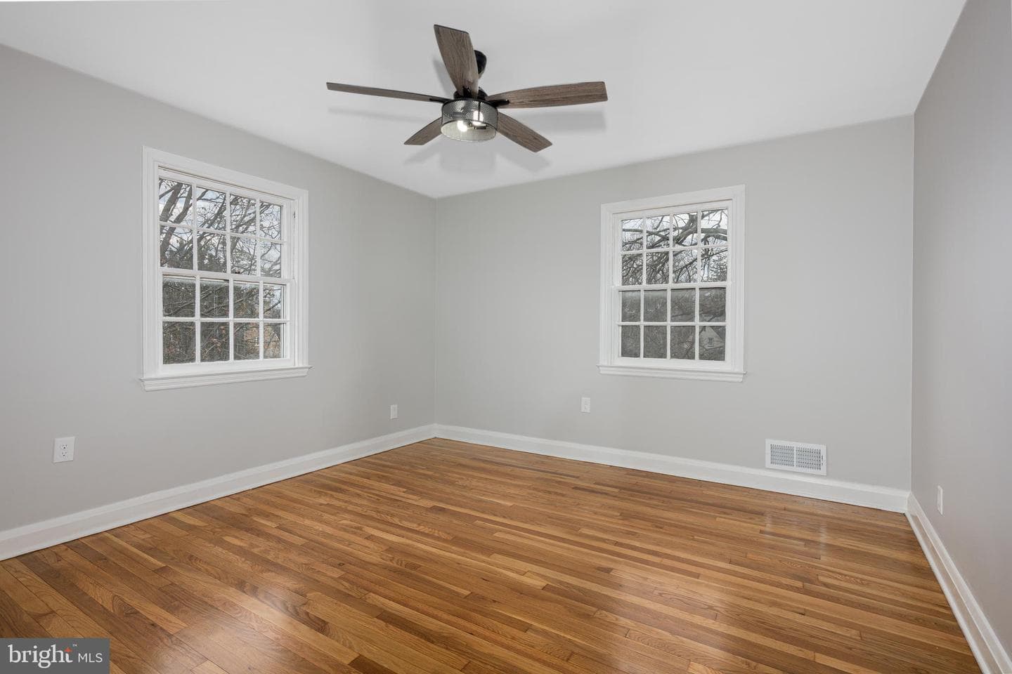 207 Saint Dunstans Road photo 20