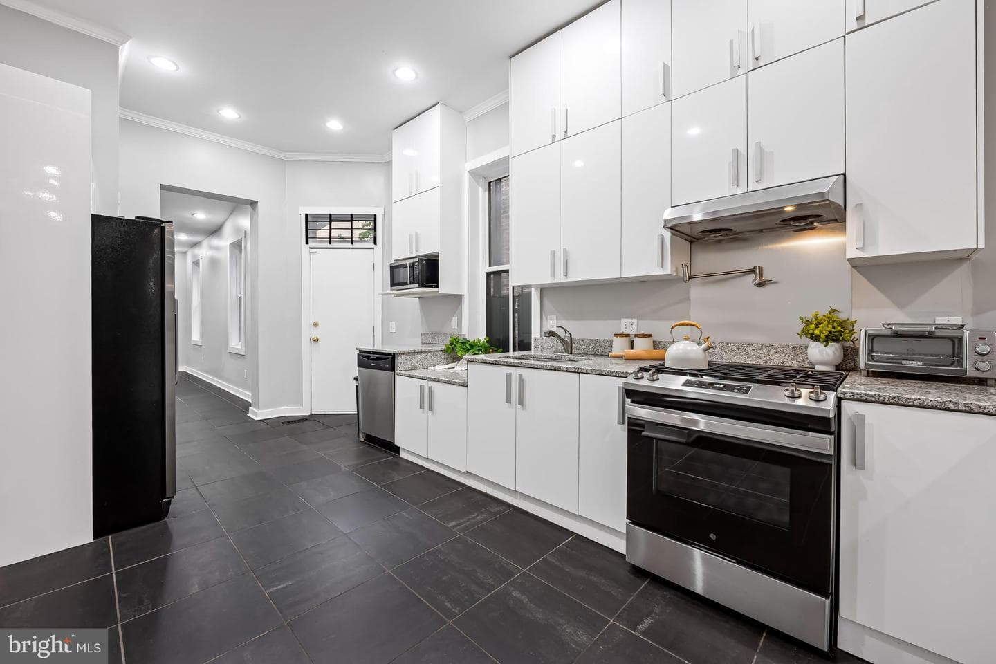 2339 Madison Avenue photo 9