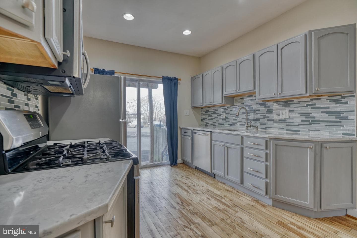 1754 Clarkson Street photo 12