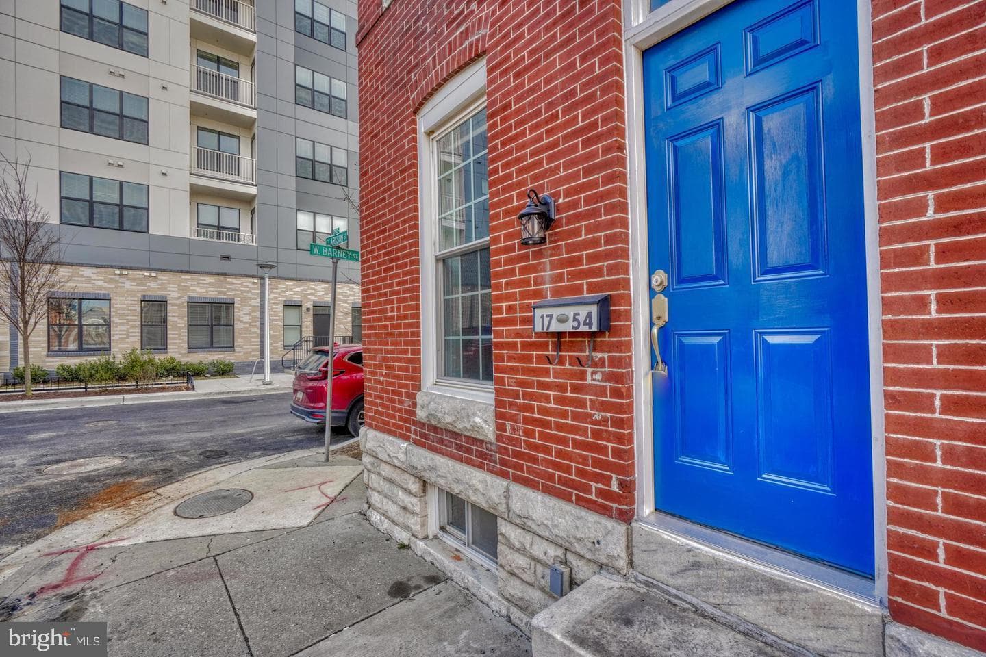 1754 Clarkson Street photo 2