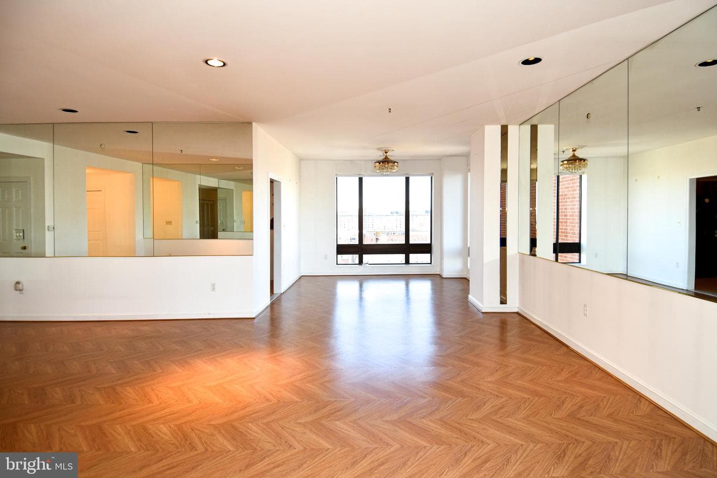 10 E Lee Street #809 photo 51
