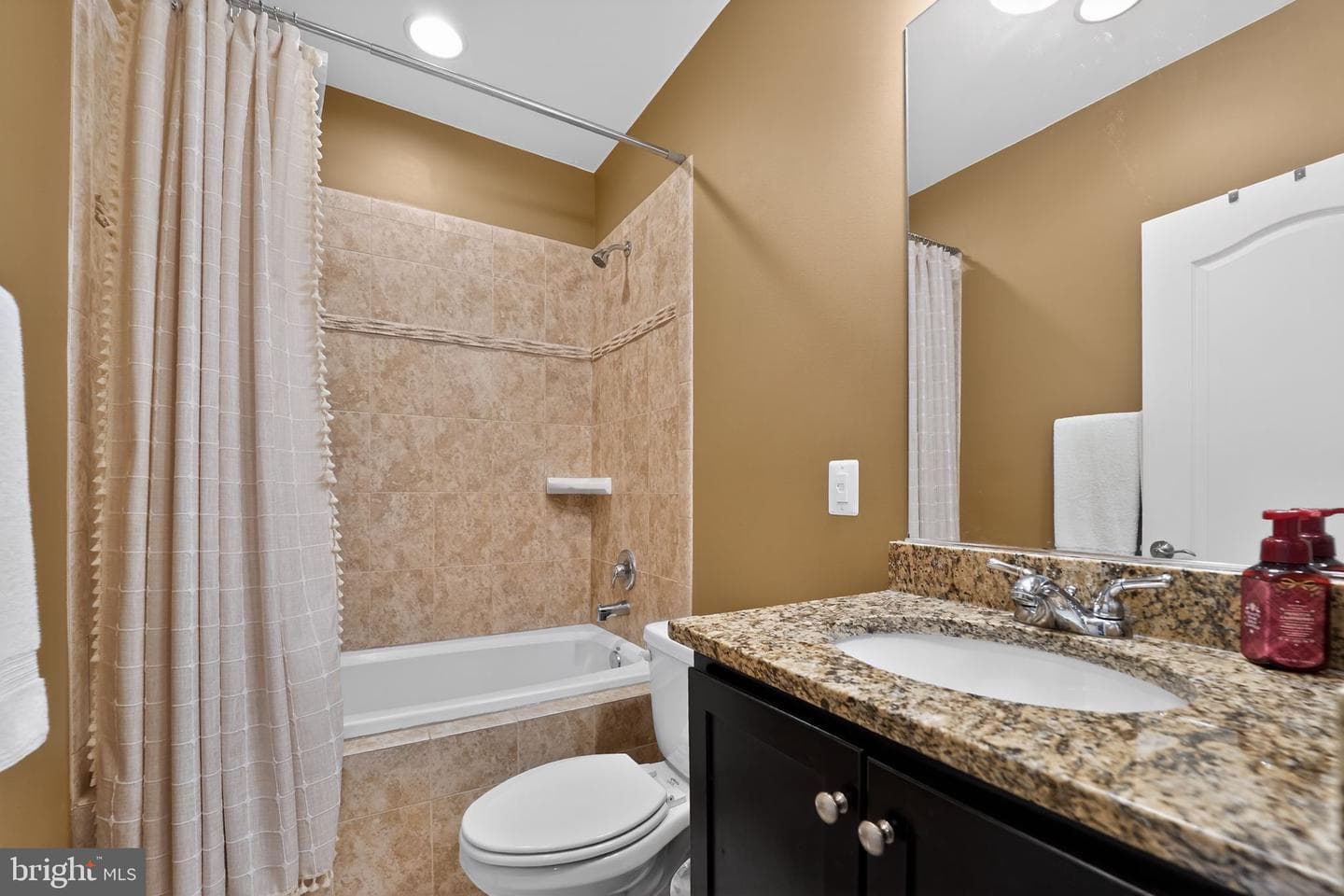 1522 Marshall Street photo 19