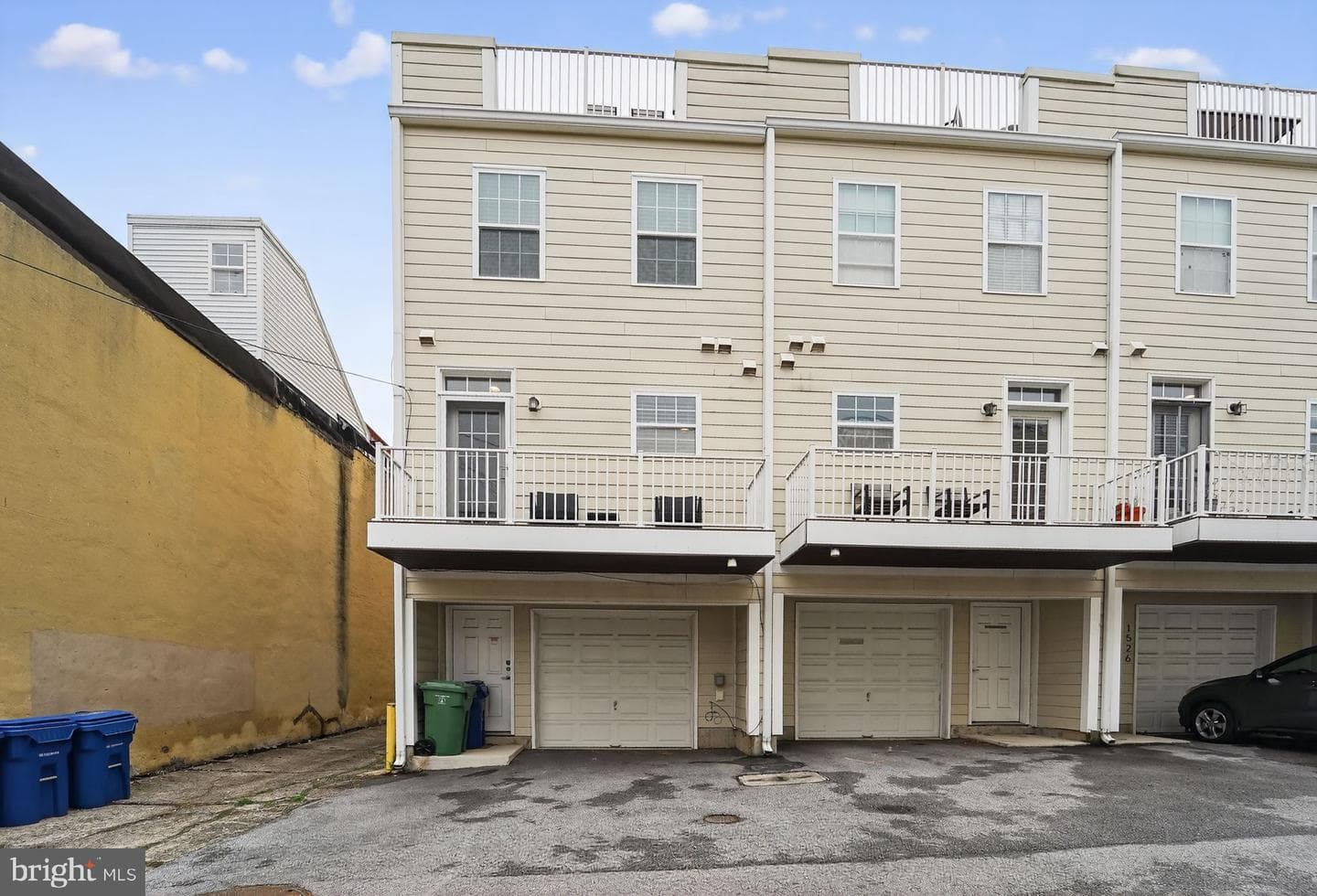 1522 Marshall Street photo 2