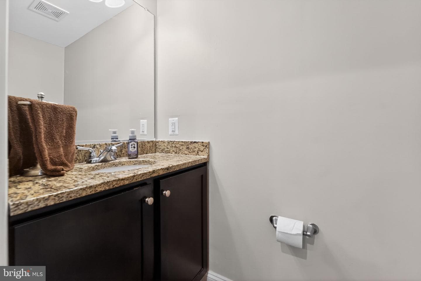 1522 Marshall Street photo 22