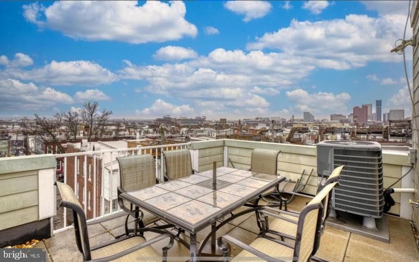 1522 Marshall Street photo 3