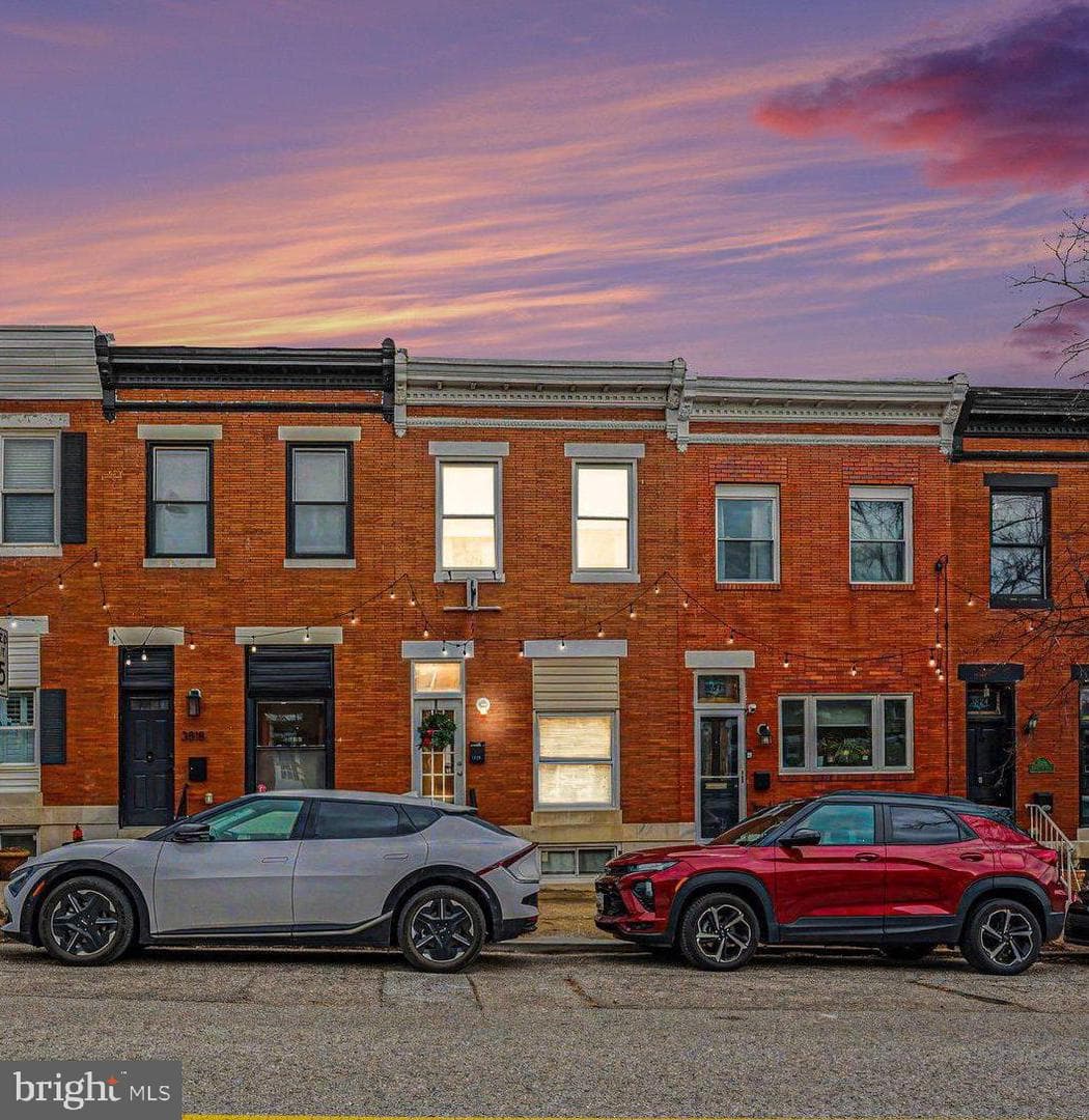 3820 Hudson Street photo 1