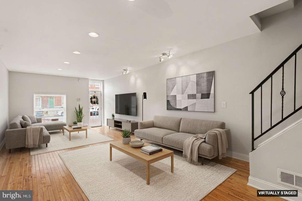 3820 Hudson Street photo 2