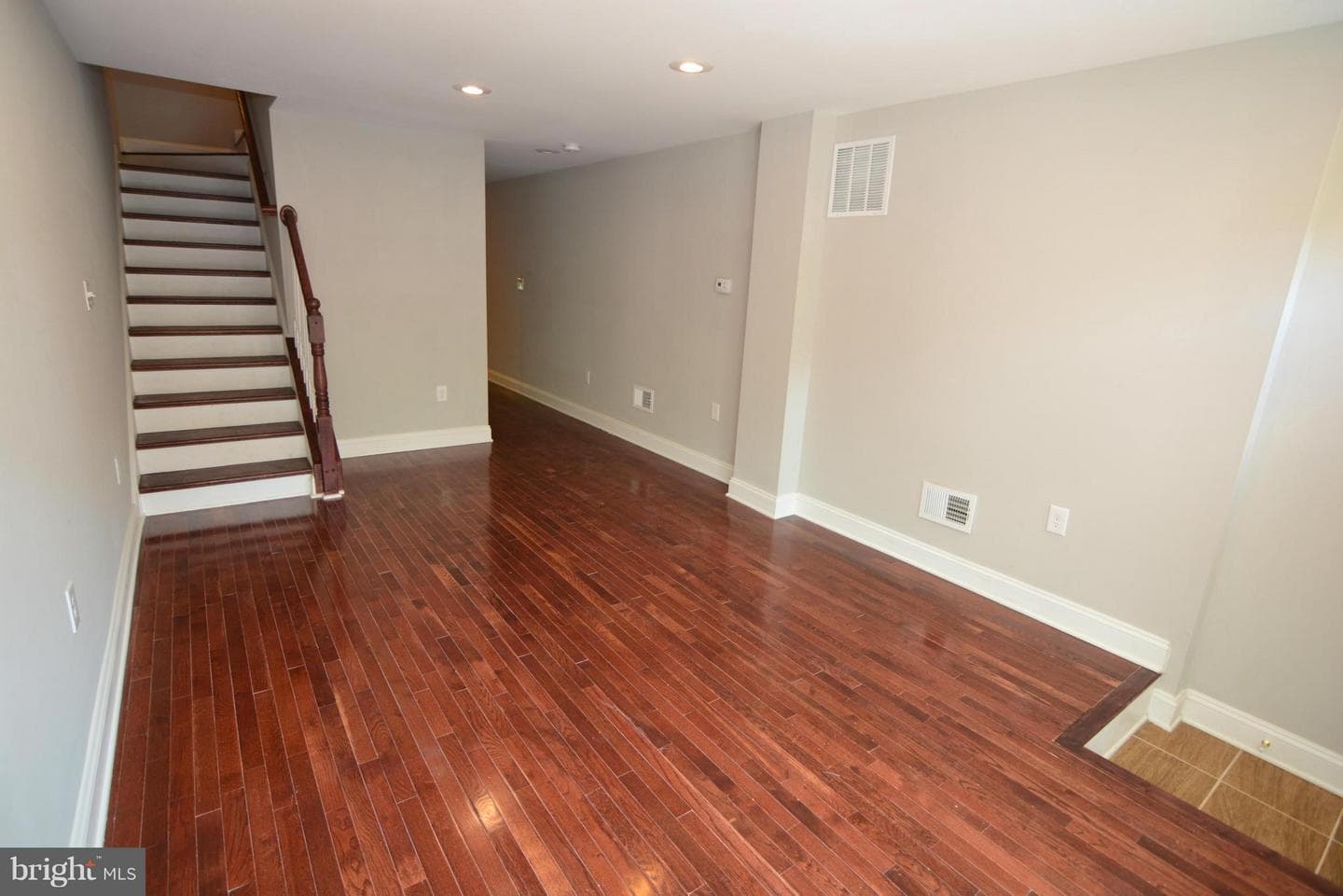 1009 N Washington Street N photo 3