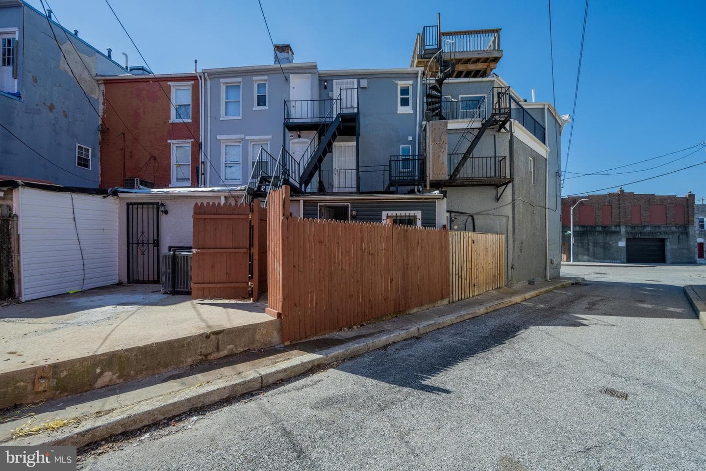 1028 W Cross Street photo 29