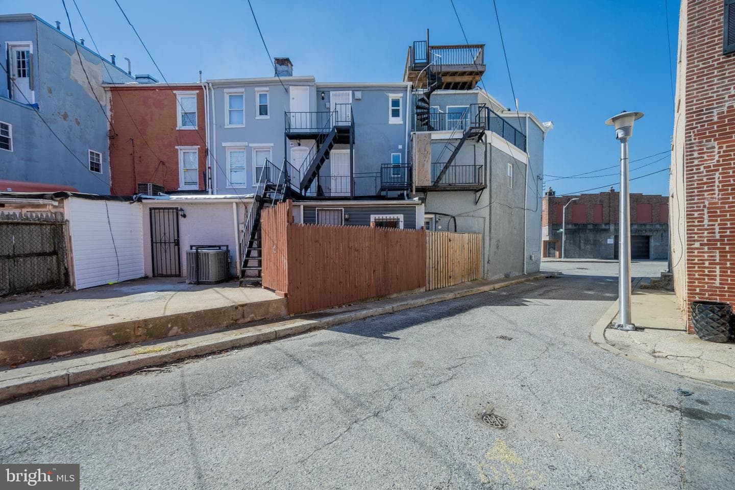 1028 W Cross Street photo 30