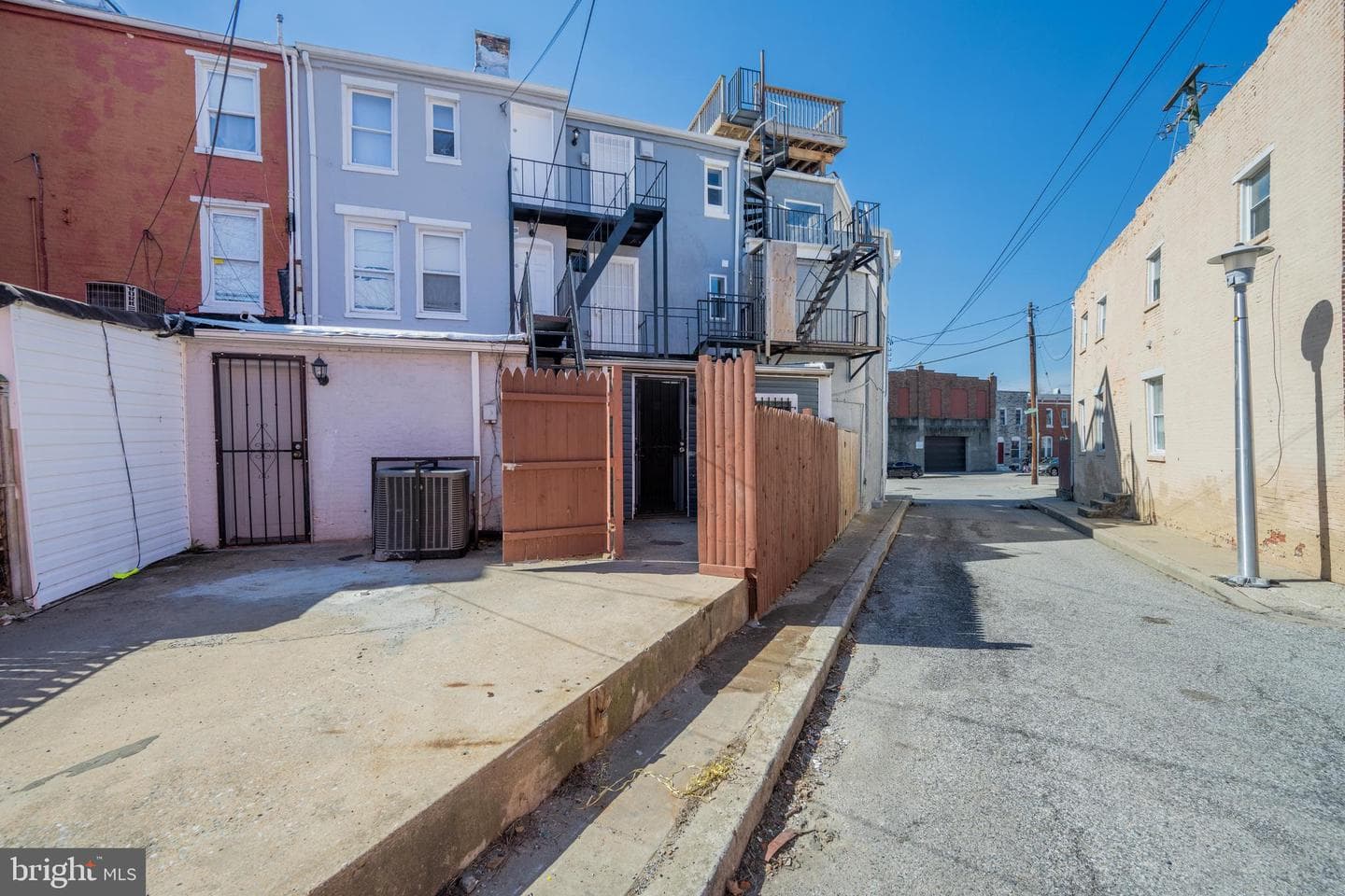 1028 W Cross Street photo 31