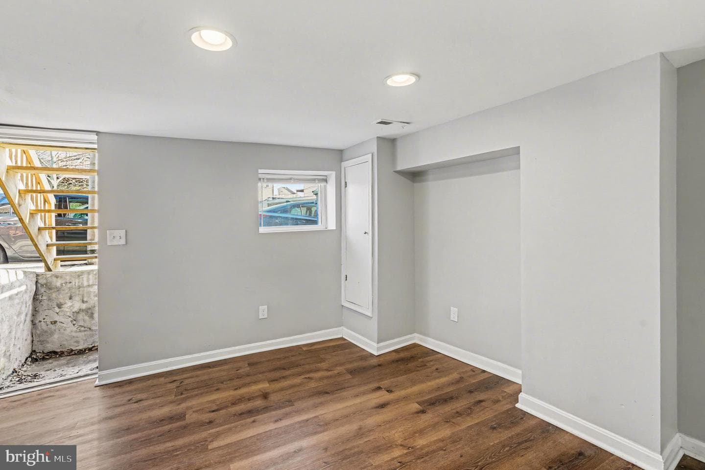 613 Harvey Street photo 25
