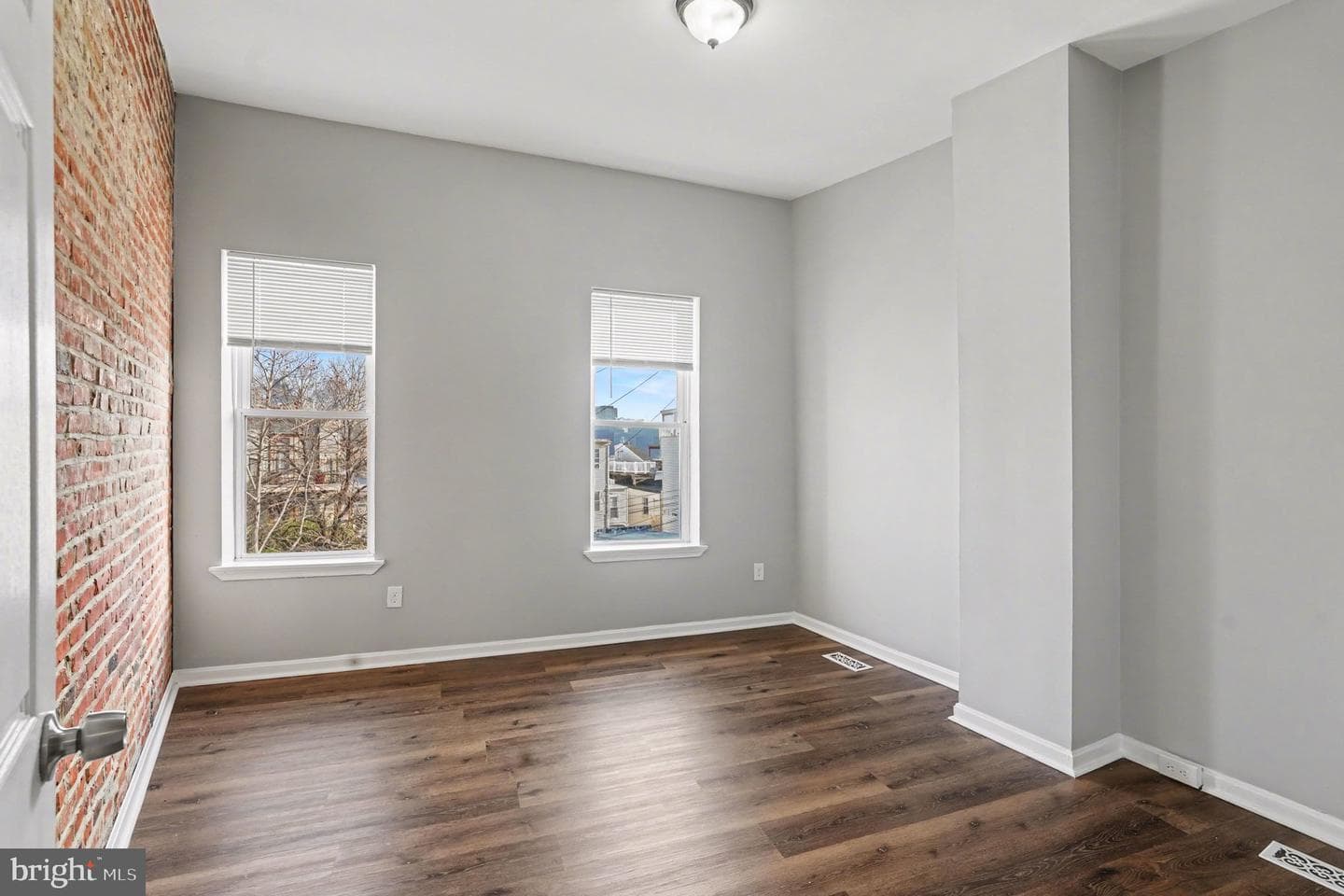 613 Harvey Street photo 7