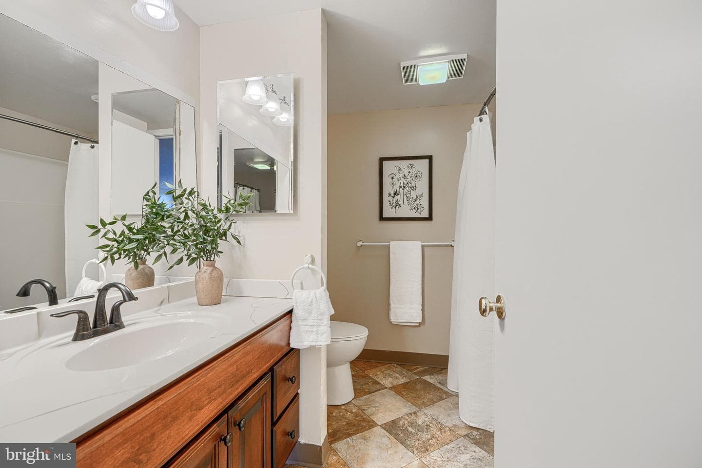 4100 N Charles Street #412 photo 24