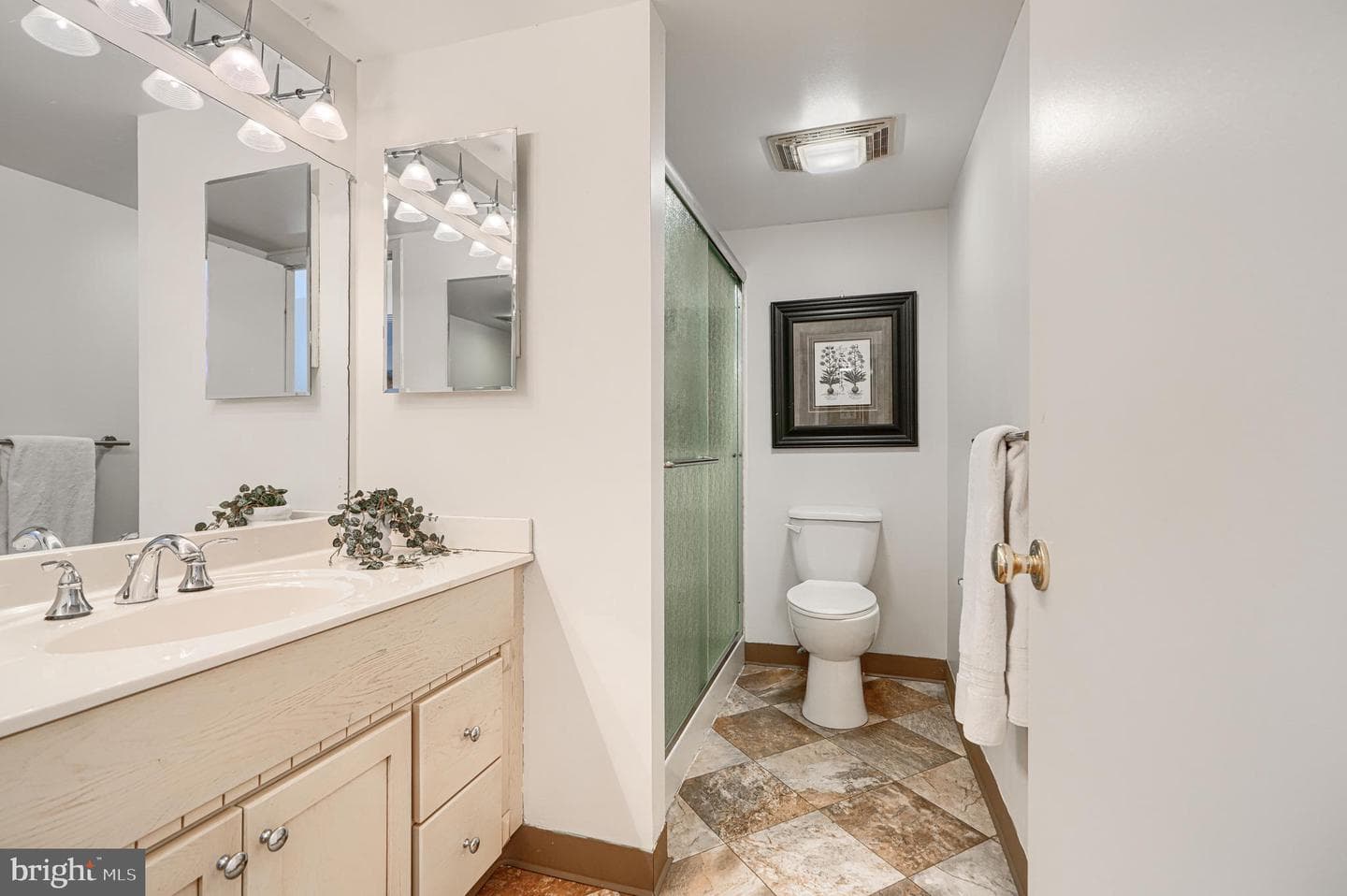 4100 N Charles Street #412 photo 31