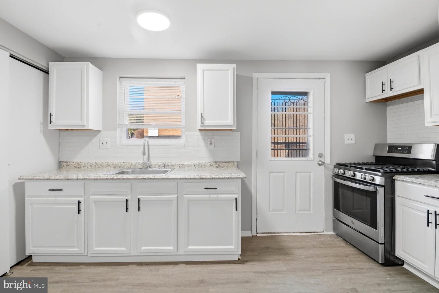 4626 Frederick Avenue photo 10