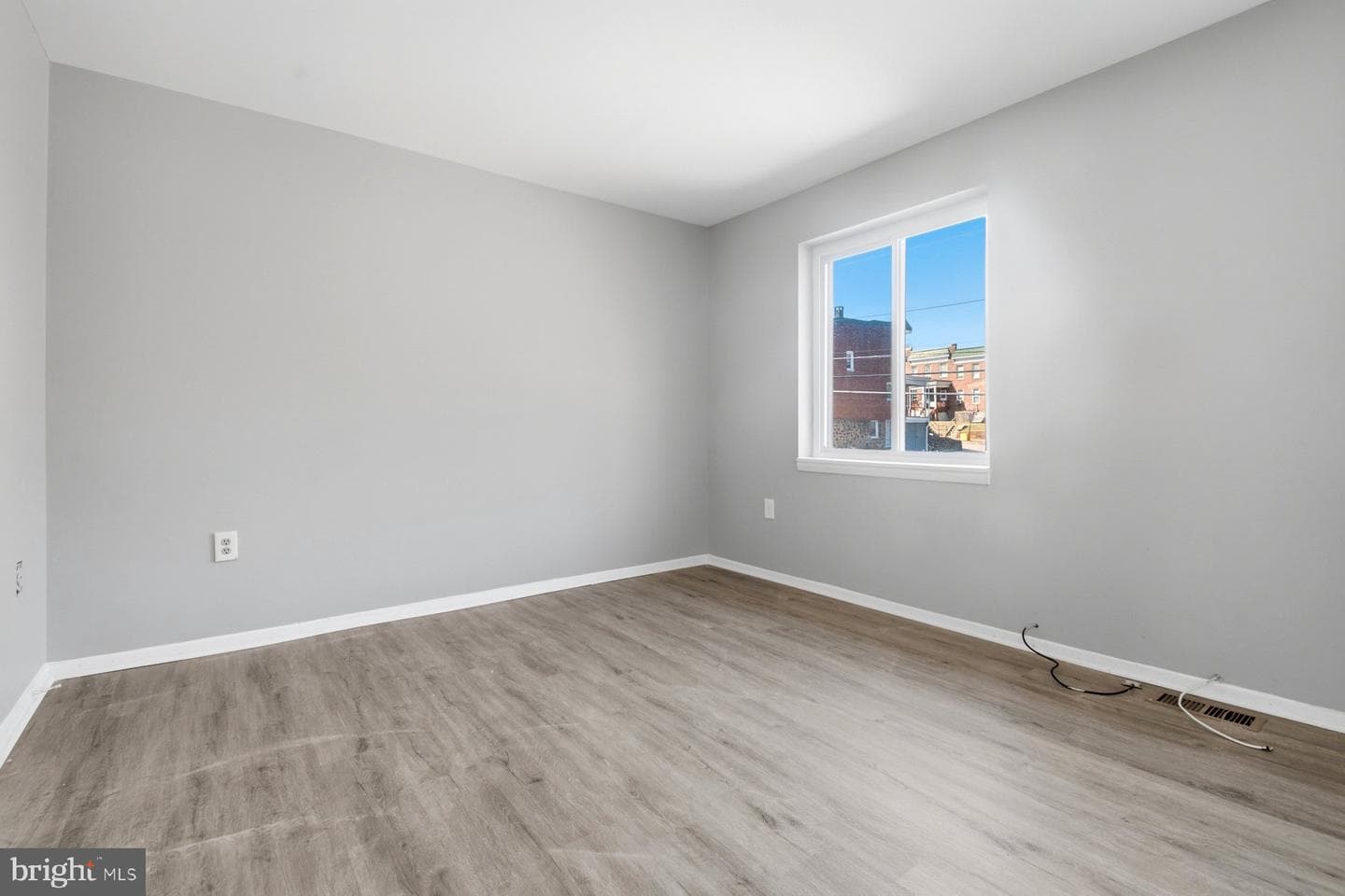 4626 Frederick Avenue photo 22
