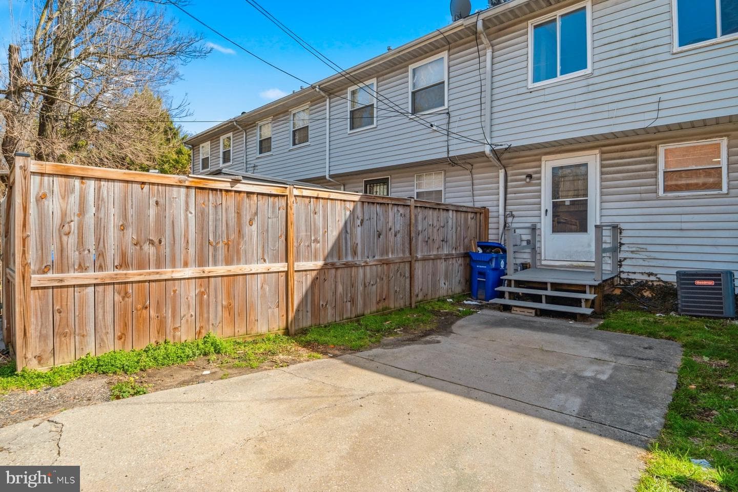 4626 Frederick Avenue photo 24