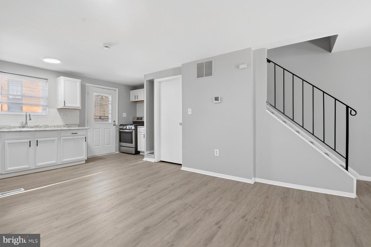 4626 Frederick Avenue photo 9