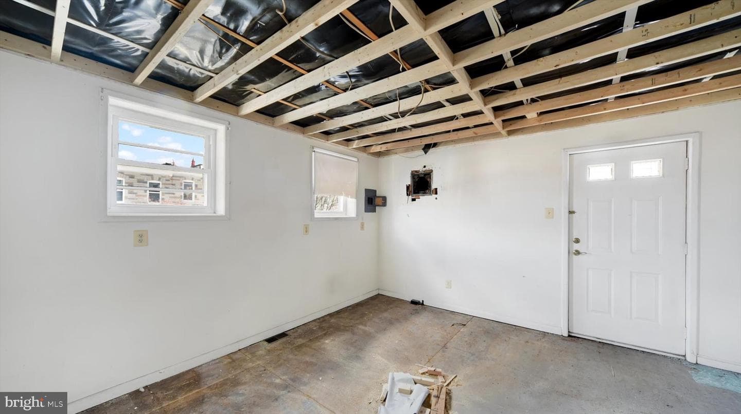 3209 E Lombard Street photo 11