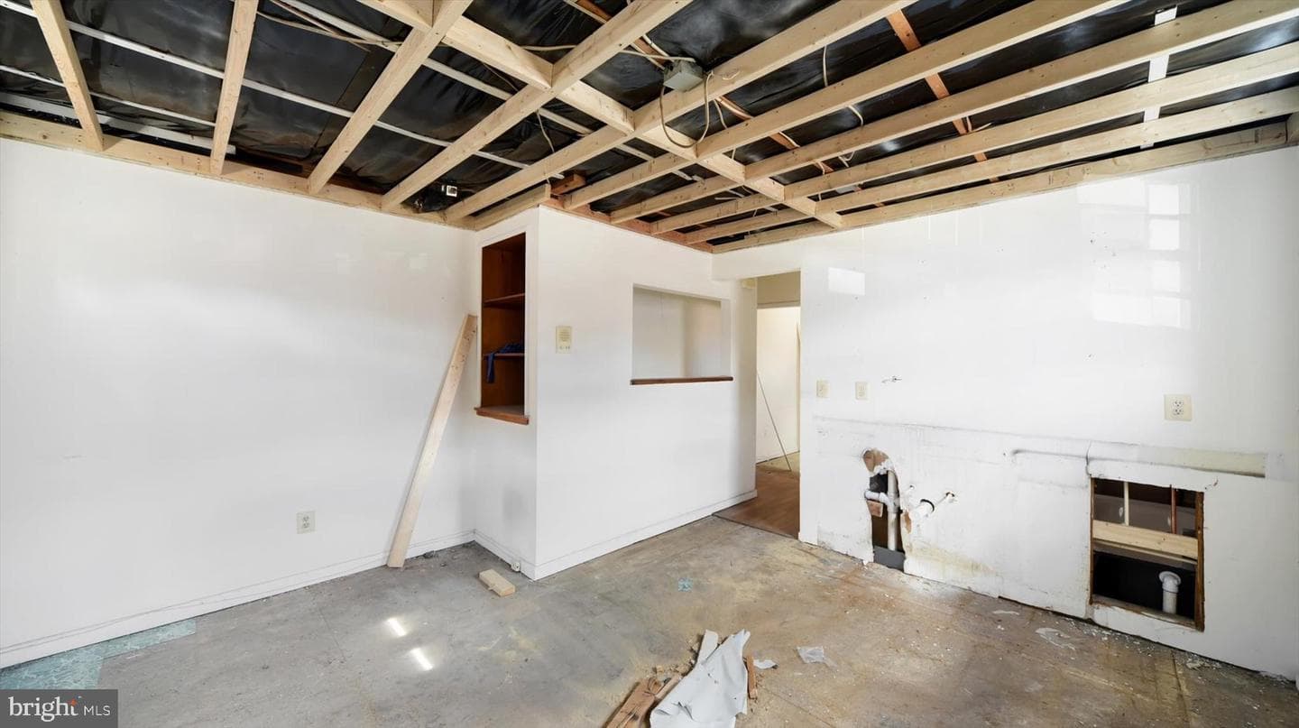 3209 E Lombard Street photo 12