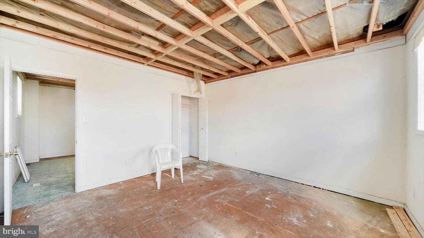 3209 E Lombard Street photo 7