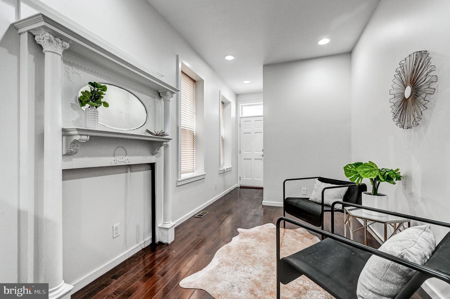 136 W Ostend Street photo 13