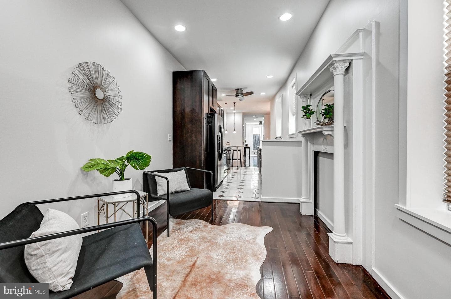 136 W Ostend Street photo 14
