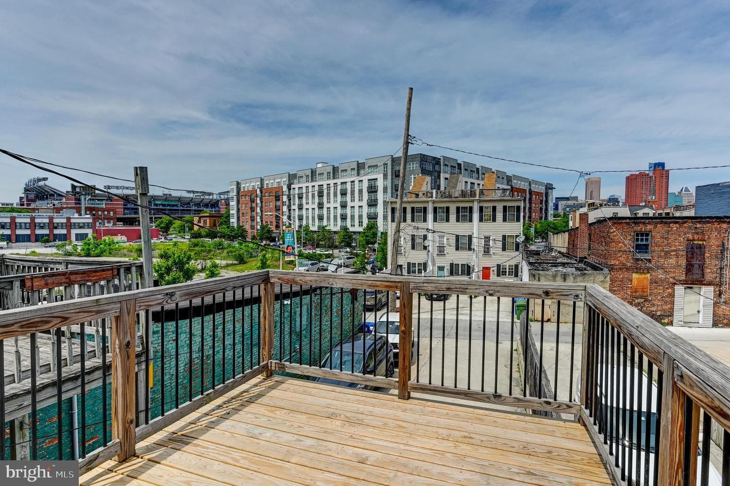 136 W Ostend Street photo 25