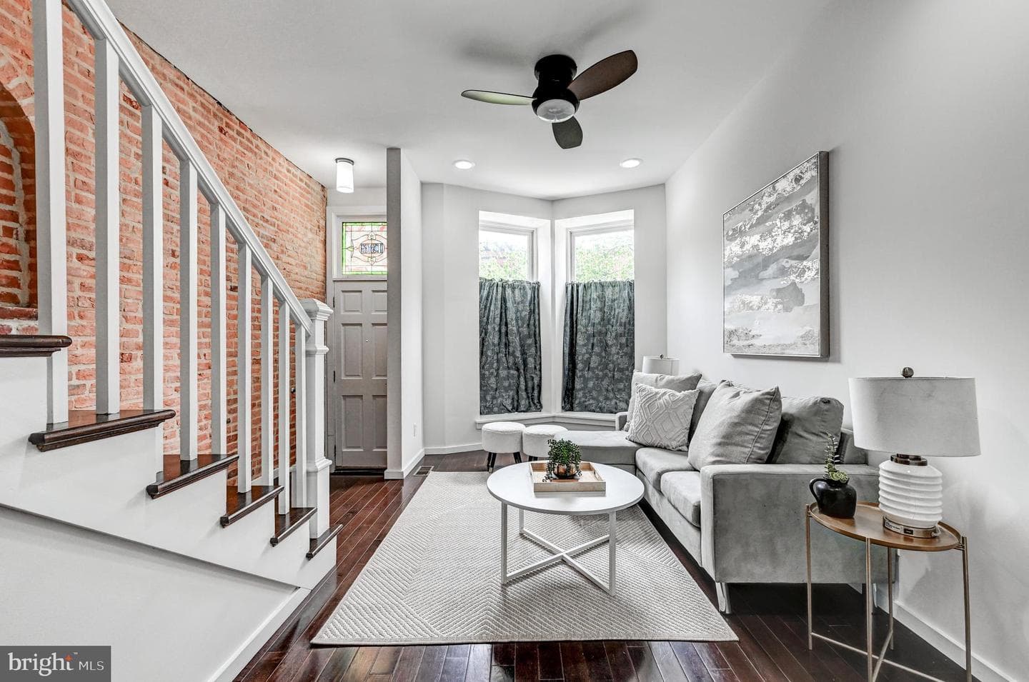 136 W Ostend Street photo 5