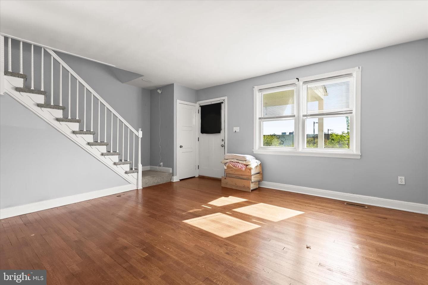 1504 N Linwood Avenue photo 5
