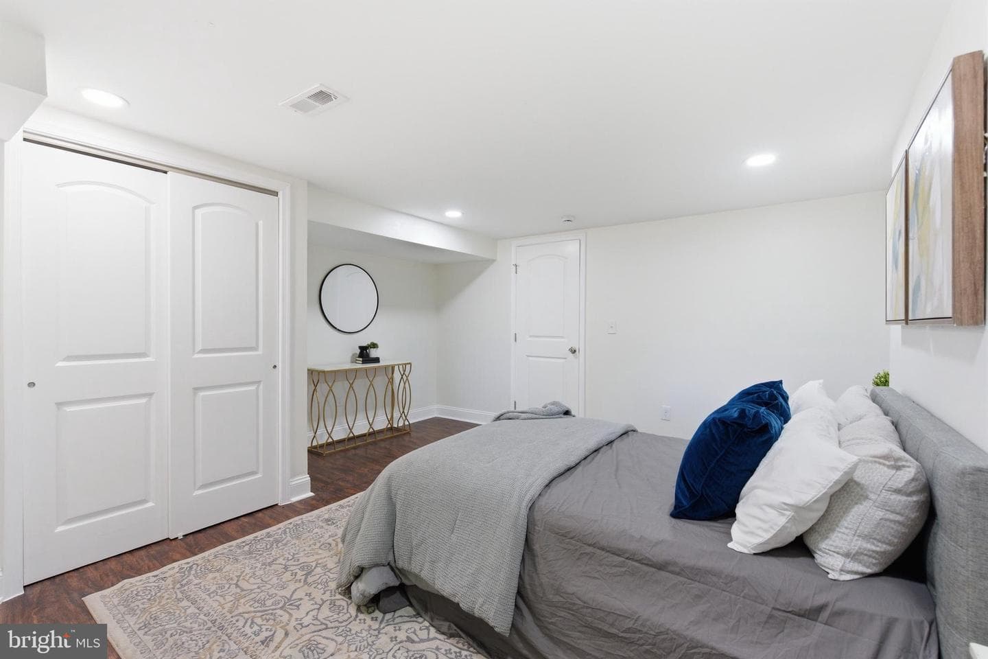 1526 Mcculloh Street photo 45