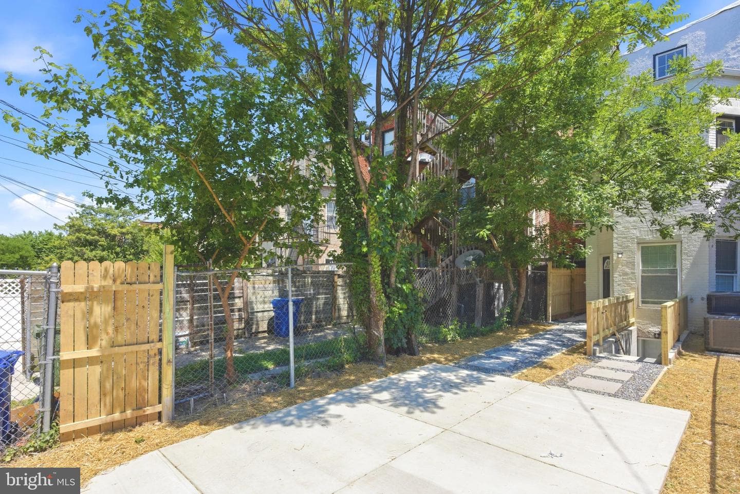 1526 Mcculloh Street photo 50