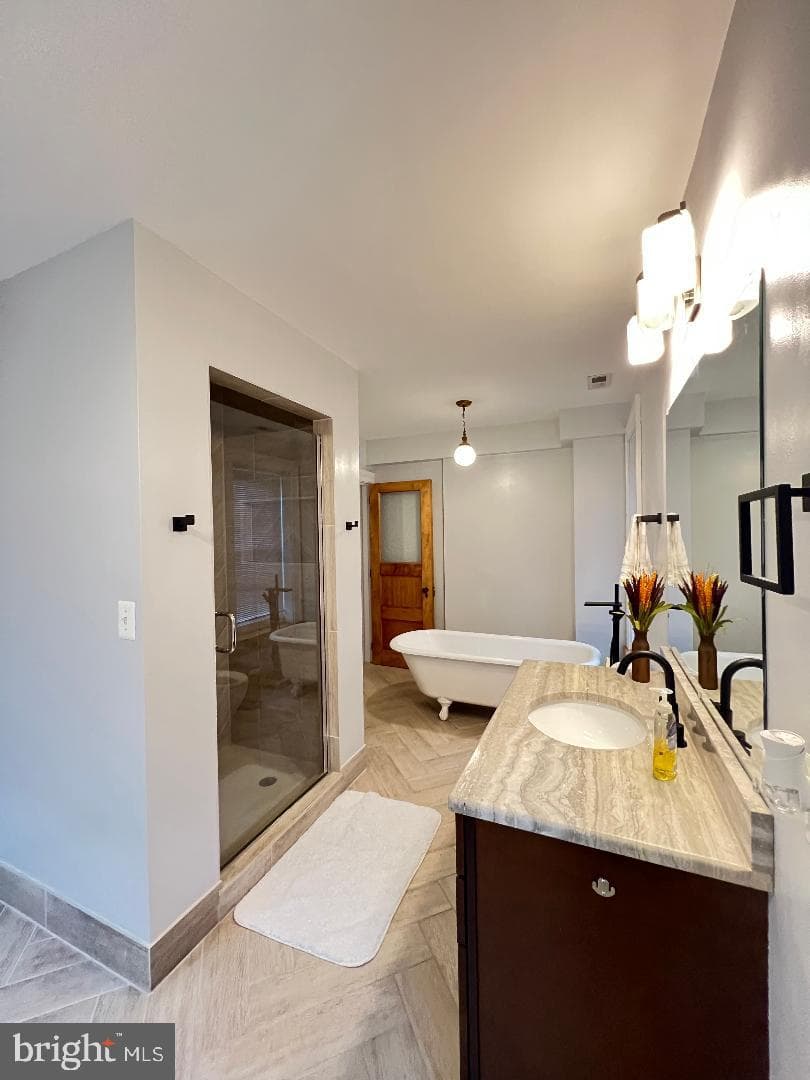 1533 W Lombard W photo 6
