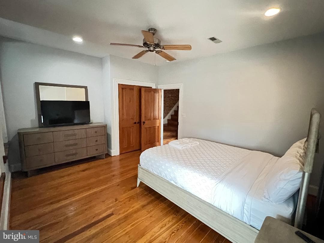 1533 W Lombard W photo 7