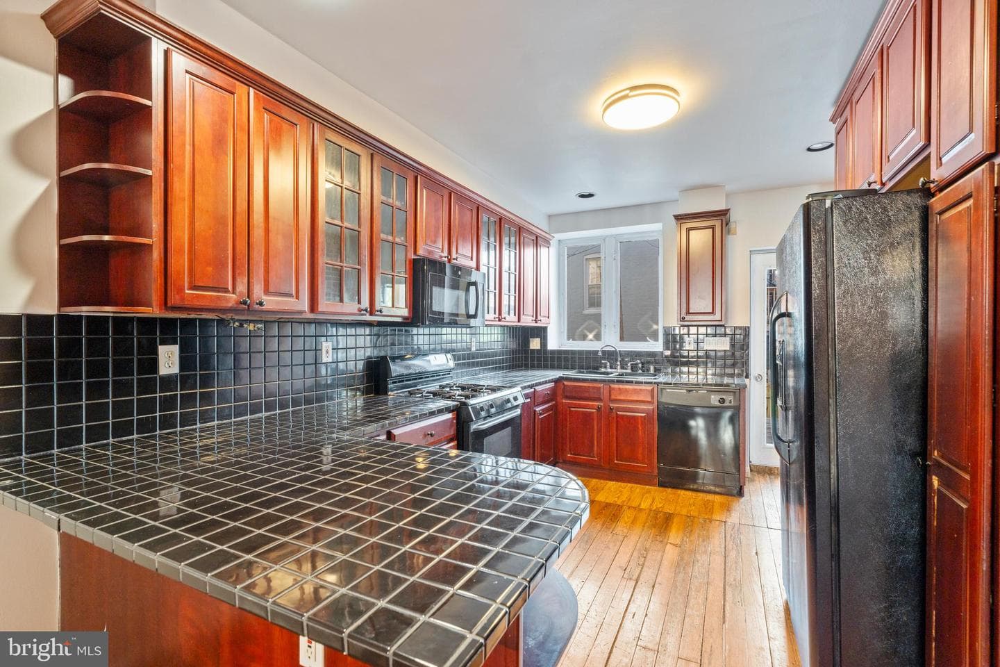 1407 Webster Street photo 6
