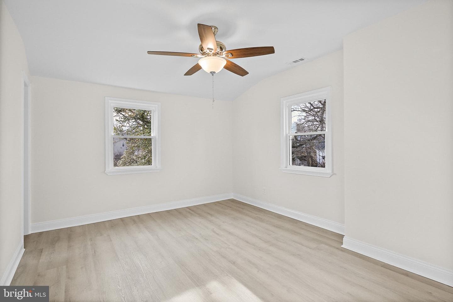 402 Westgate Road photo 18