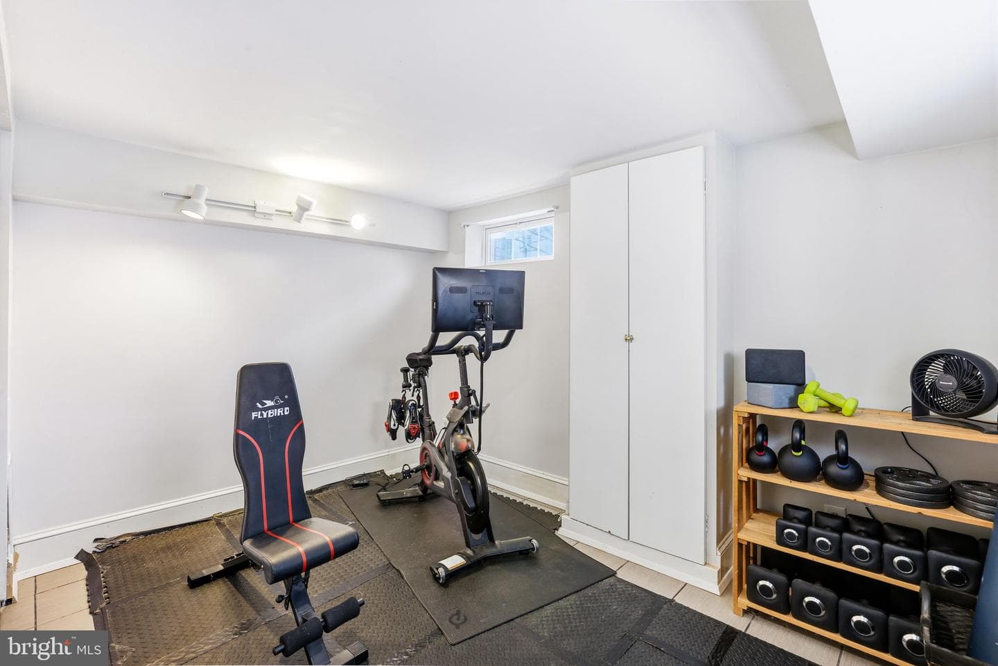 1811 Gough Street photo 29
