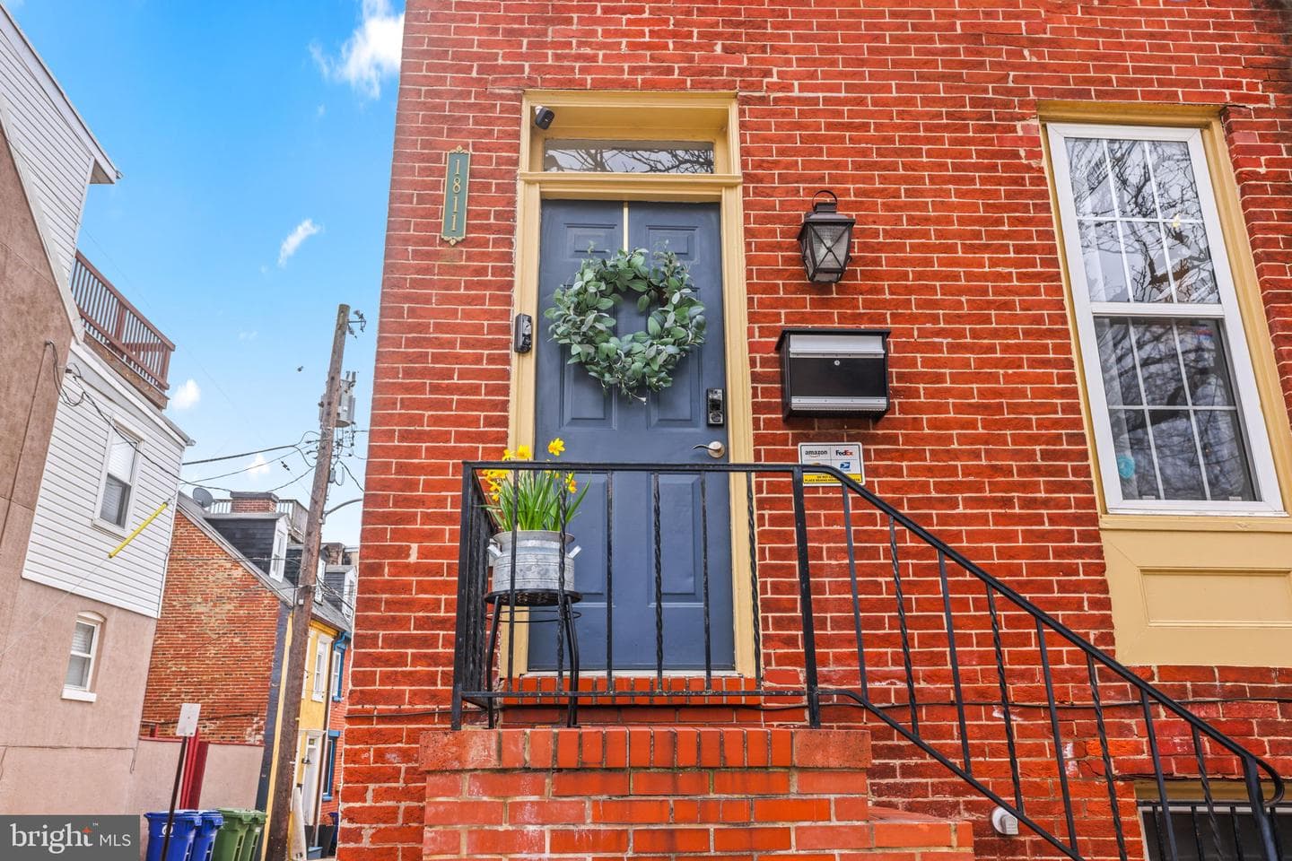 1811 Gough Street photo 3