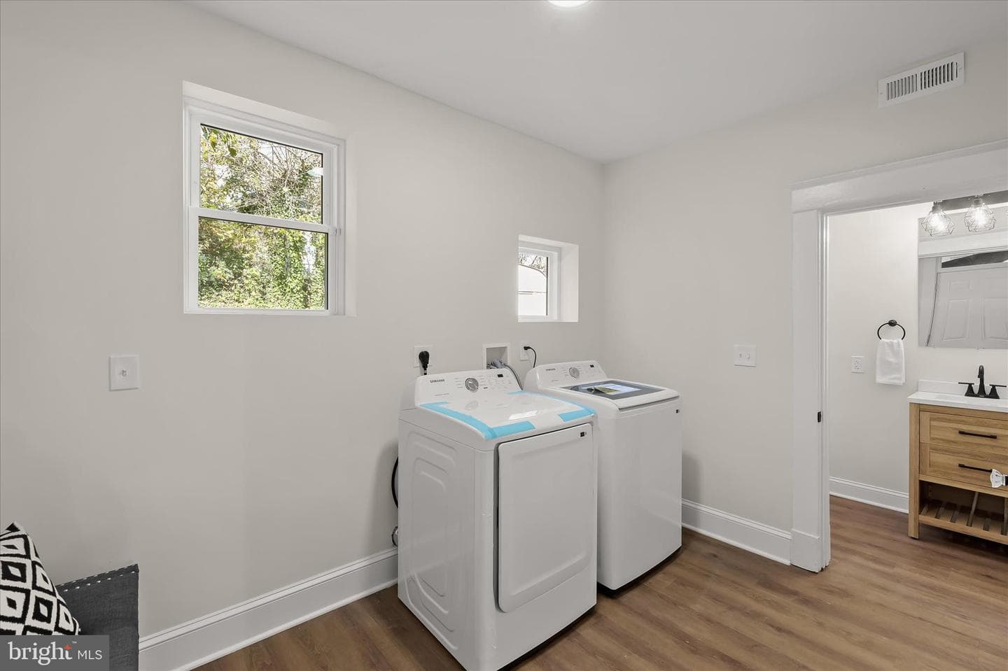 614 Stamford Road photo 17