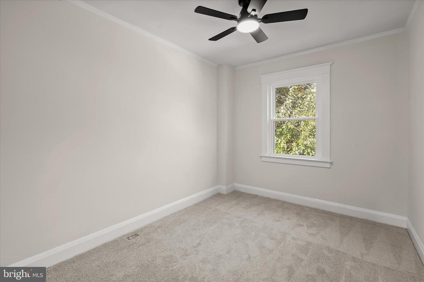 614 Stamford Road photo 27