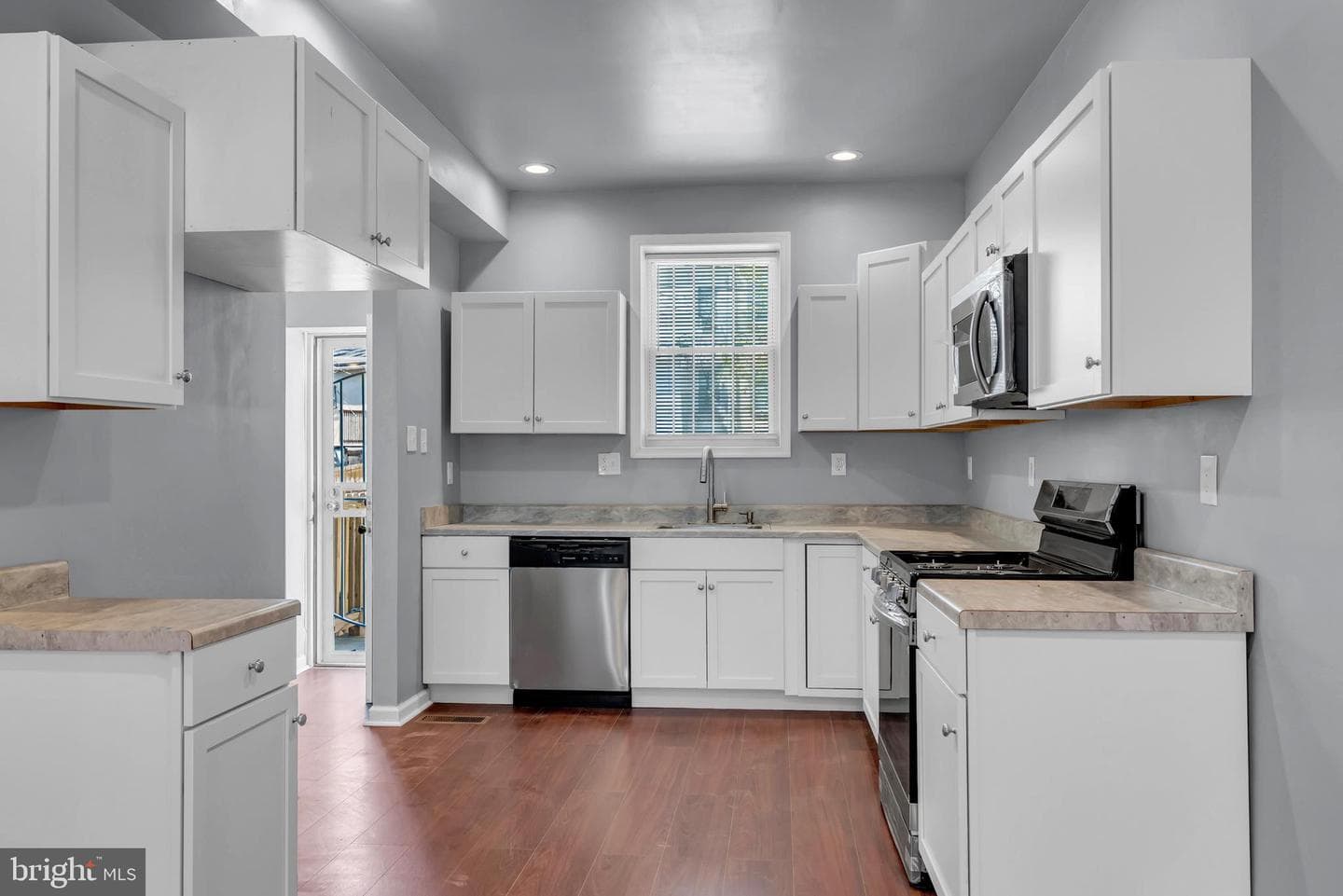 3608 Lucille Avenue photo 12
