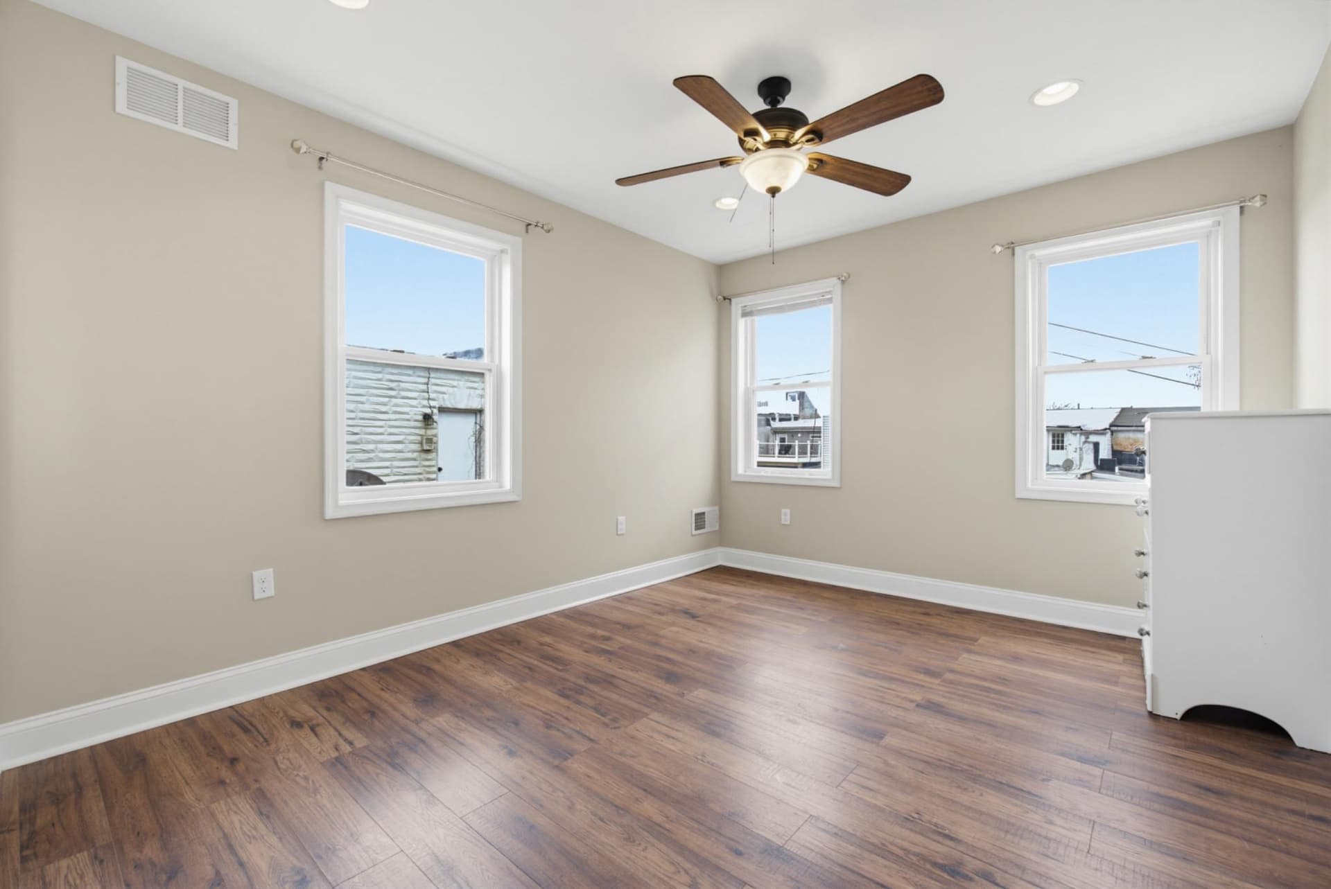 1429 Olive Street photo 15