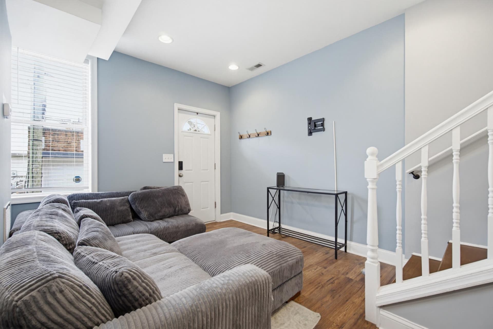 1429 Olive Street photo 3