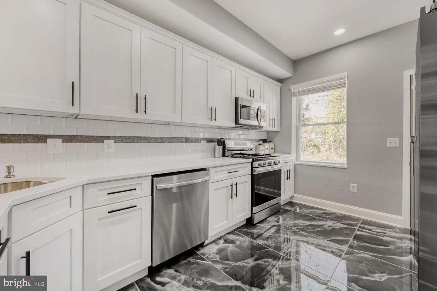 2514 W Lafayette Avenue photo 9