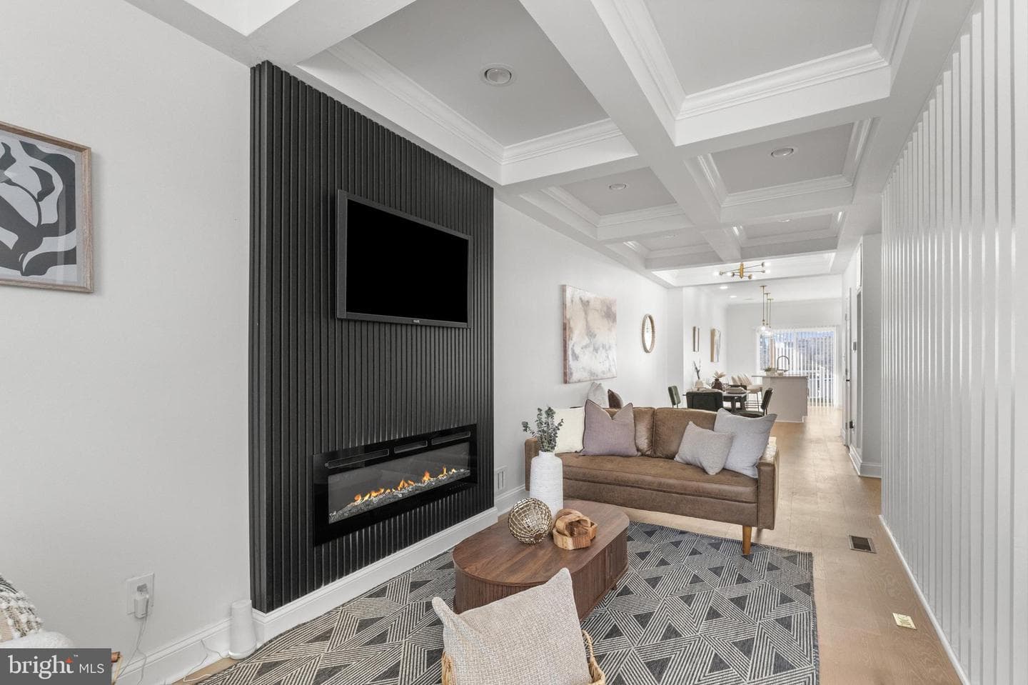 1631 E Oliver Street photo 1