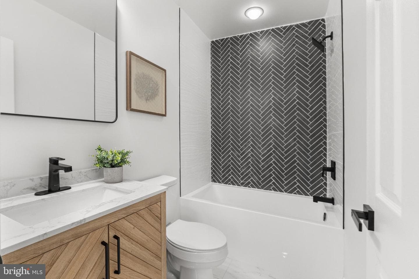 1631 E Oliver Street photo 20