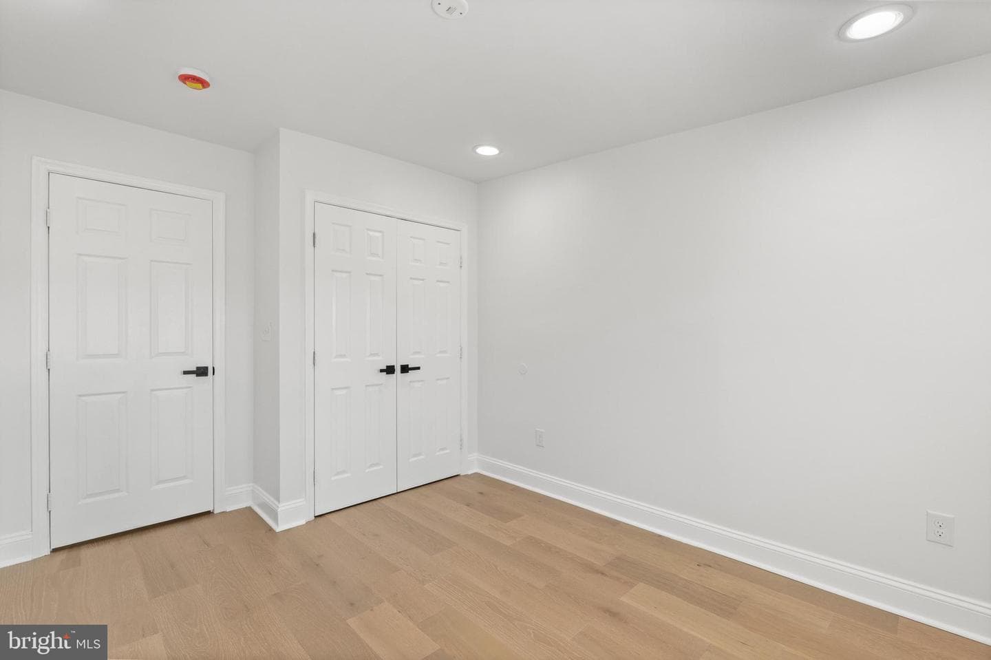 1631 E Oliver Street photo 30