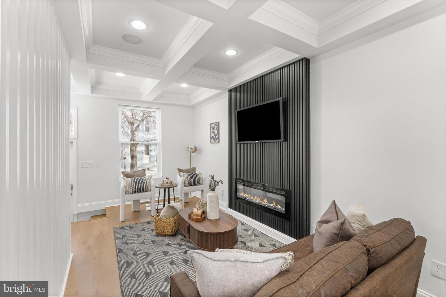 1631 E Oliver Street photo 8